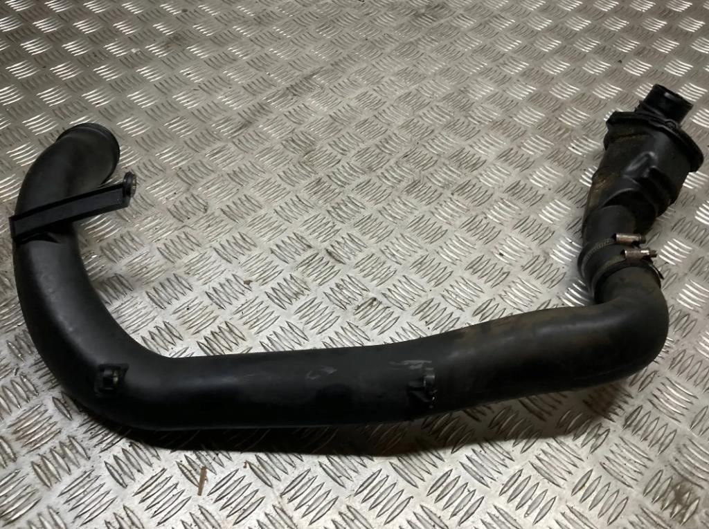 VOLVO V70 III 30778732 hadica 