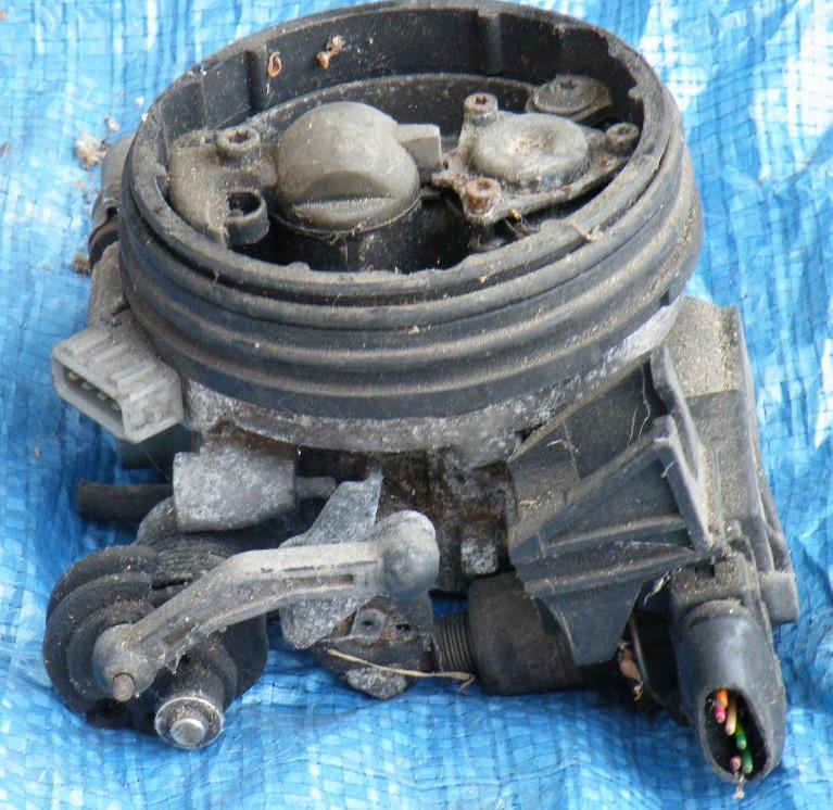 Peugeot 106 1.1 60 HP manual 44 kW Vstrekovač Karburátory 0438201531
