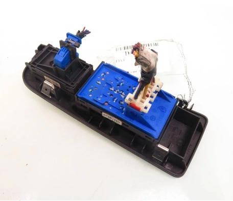 Fiat Punto Grande 1.4 77 HP prepínač okien spätných zrkadiel 735380444