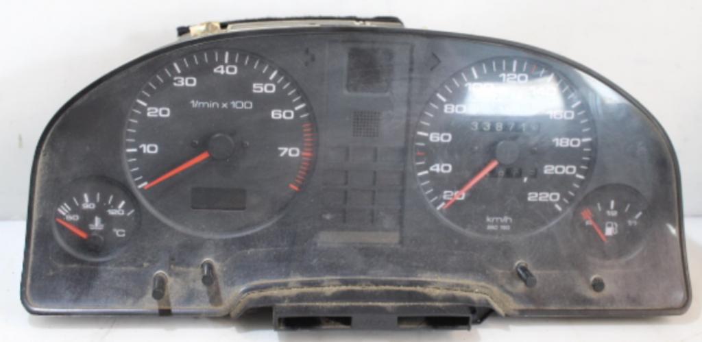 Audi 80 B4 1991-1994 2.0 66 kW 1985 cm3 Prístrojovka/ budíky 8A0919033P