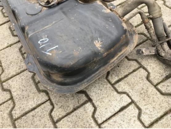 HYUNDAI IX20 10- 1.4 B benzín Nádrž paliva