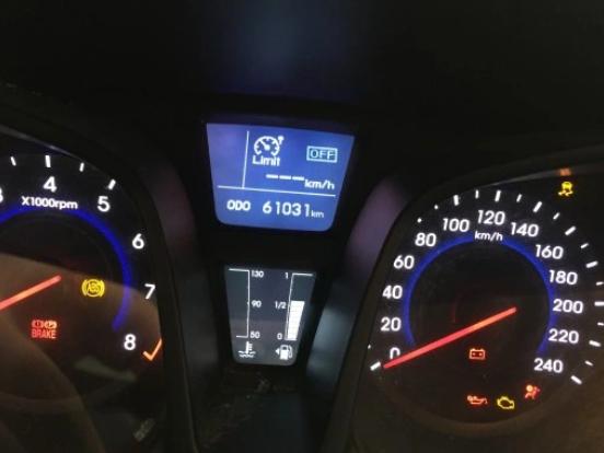 HYUNDAI IX20 10- 1.4 B benzín Nádrž paliva