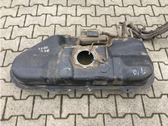 HYUNDAI IX20 10- 1.4 B benzín Nádrž paliva 