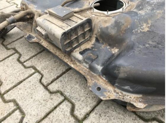 HYUNDAI IX20 10- 1.4 B benzín Nádrž paliva