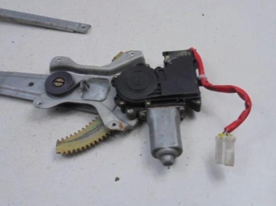 PAJERO PININ Mechanizmus sťahovania okna predný pravý MR371762