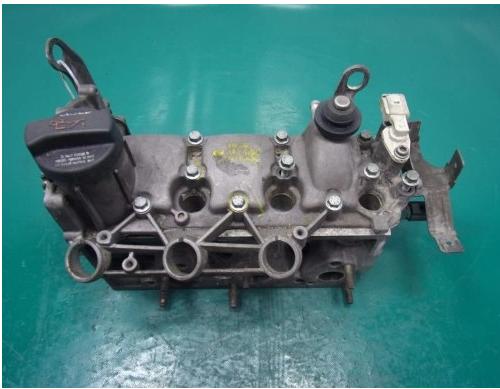 VOLKSWAGEN POLO 1.2 V6 Hlava valcov  03D103374F  ( poskodeny ventil - vackovy hriadel pridrety )