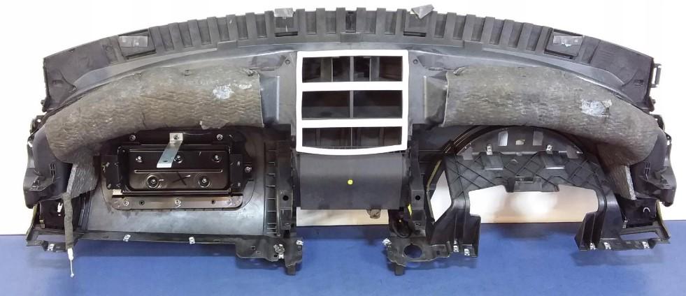 VOLKSWAGEN TOUAREG 7L 2004 230kW 7L 4921 Palubná doska