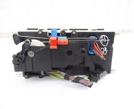 Mercedes AI W168  Panel ovládania kúrenia 1688300385