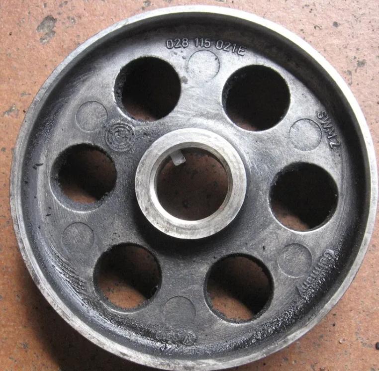 AUDI A4 PASSAT B5 1.9 tdi kolo pumpy 028115021E