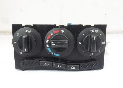 Mercedes AI W168  Panel ovládania kúrenia 1688300385 