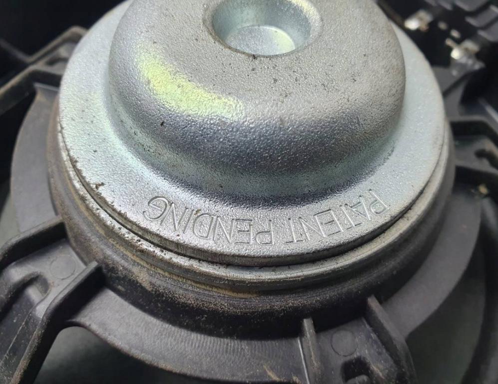 AUDI A4 B8 reproduktor