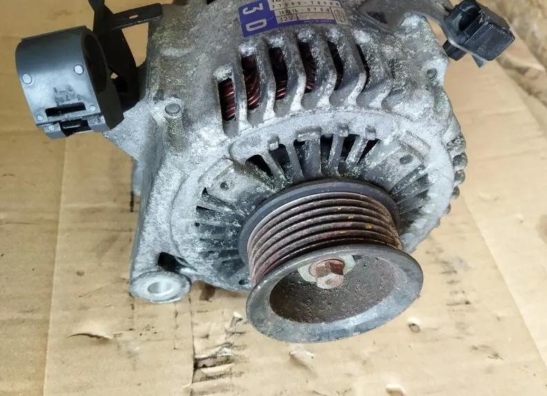 Toyota RAV 4 2.0 Alternator 27060-28090