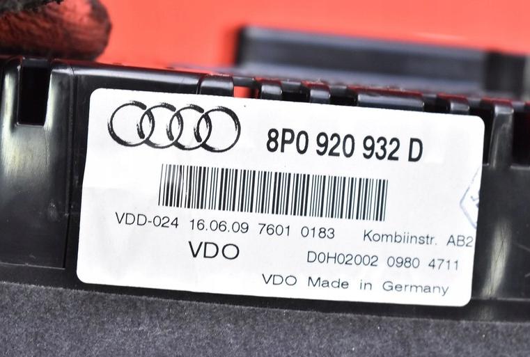 AUDI A3 8P pristrojovka 8P0920932D