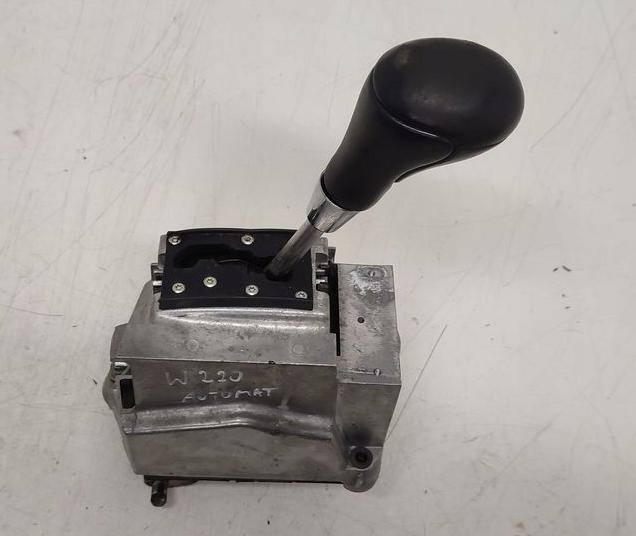 Mercedes W220  kulisa A2202673324