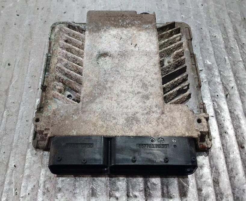 VW PASSAT B6 riadiaca jedotka motora 03G906018FG 