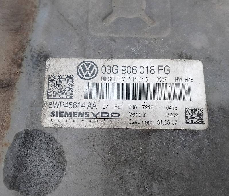 VW PASSAT B6 riadiaca jedotka motora 03G906018FG