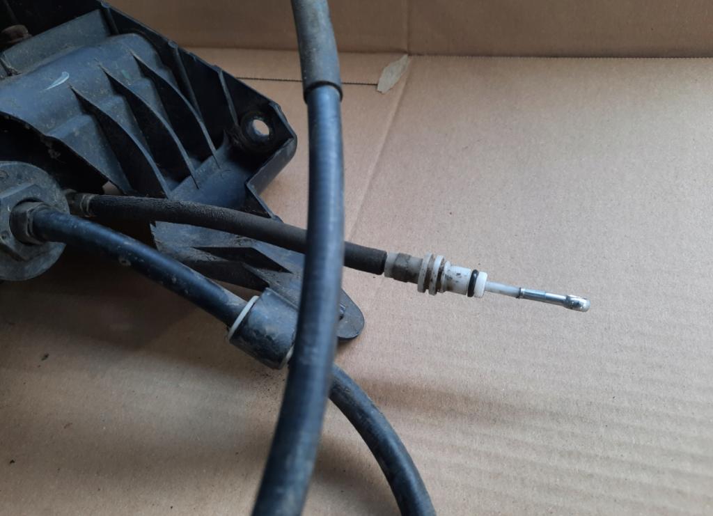 RENAULT SCENIC II elektrická ručná brzda 8200734627