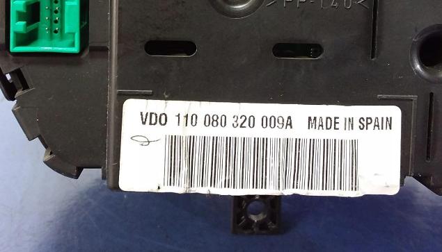 VW POLO IV 1,4 TDI prístrojovka-dislpej 6Q0920803D