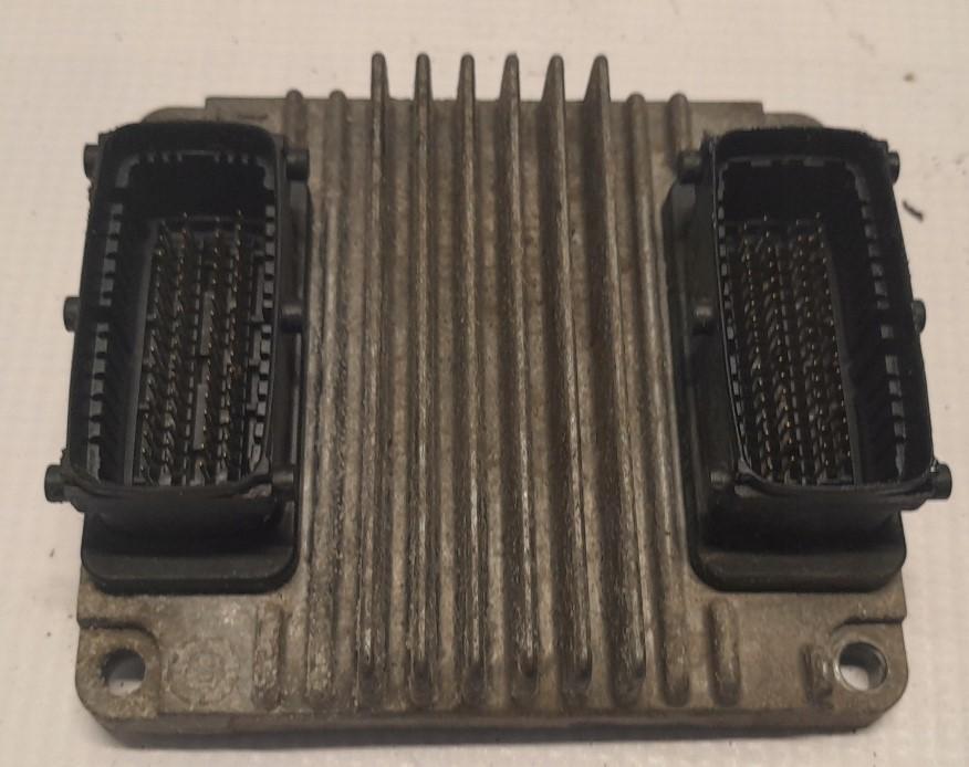 Daewoo Evanda 2000-2006 2.0 16V - 131 HP manual 96 kW 1998 cm3 Jednotka riadiaca 12211619