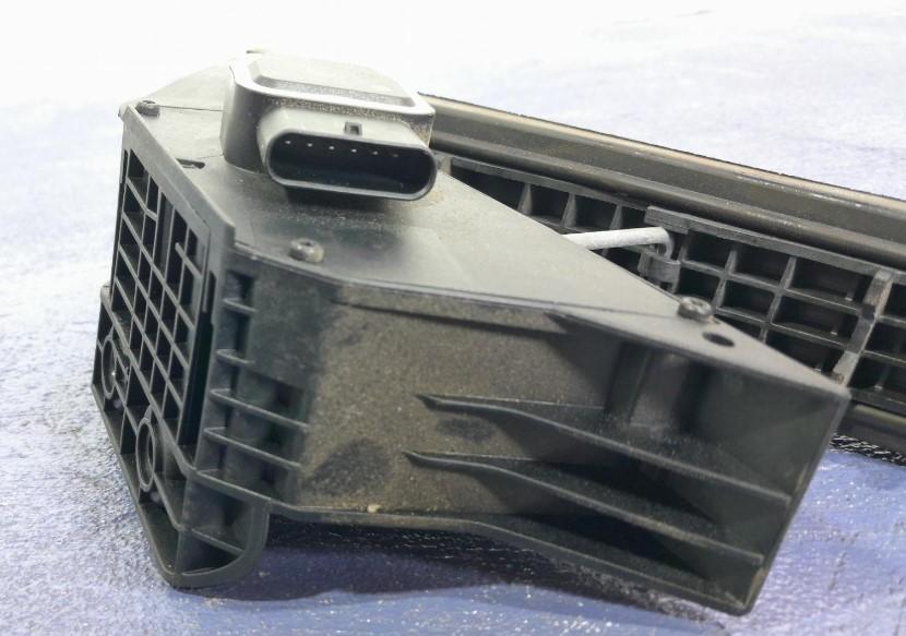 Mercedes E W212 2009-2016 2,2.0 cdi 170 HP automatic 125 kW 2143 cm3 4- pedále A2043000004