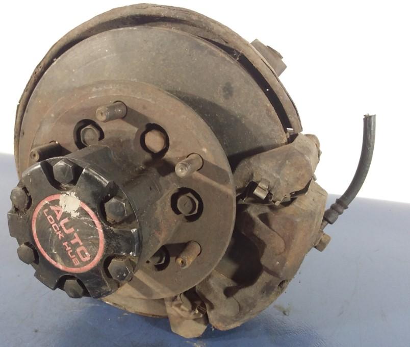 Isuzu Trooper 2.6 116 HP 85 kW 2600 cm3 náboj pravá