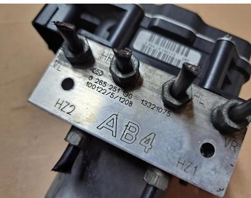 OPEL CORSA D   pumpa abs 0265951440 0265251190