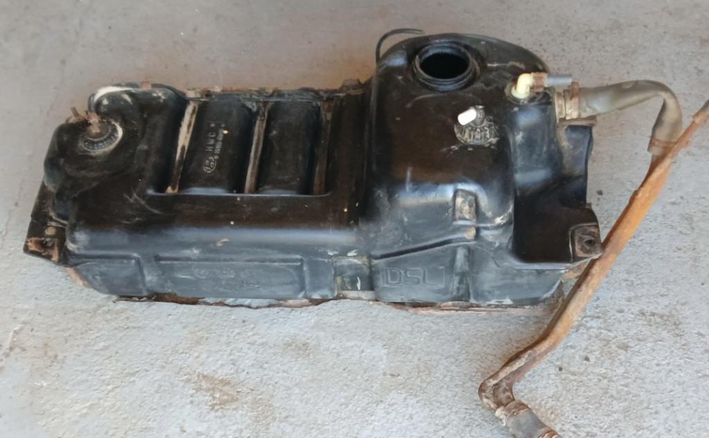 HYUNDAI TERRACAN 2.9 CRDI nádrž paliva 31150-H1031