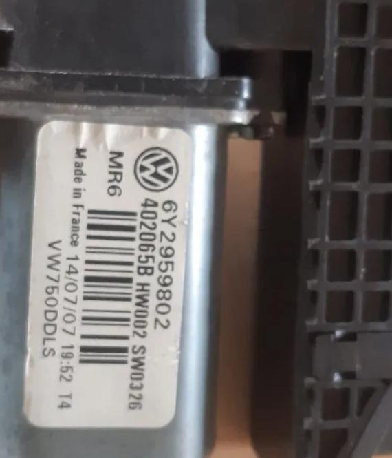 VW T5 07 motorček okna predný ľavý 6Y2959802