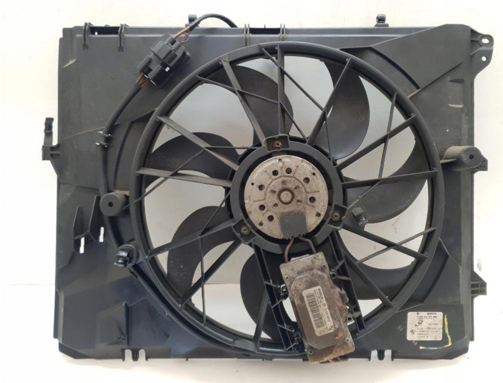 BMW 1  E87 E90 ventilátor chladiča 0130303940 11074810