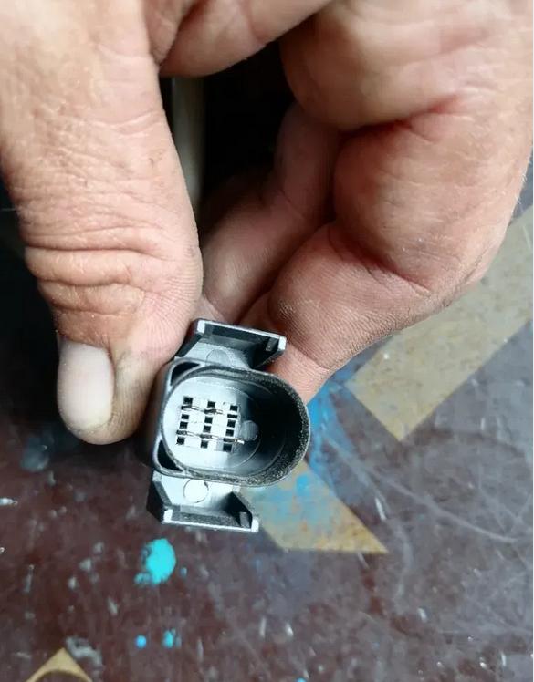 Audi A8 D2 TDI Potenciometer plynového pedálu 028907475BC