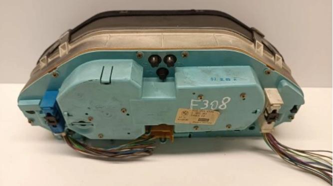 BMW III 3 E30 Prístrojová doska 1385361 616.044.4335 MOTOMETER