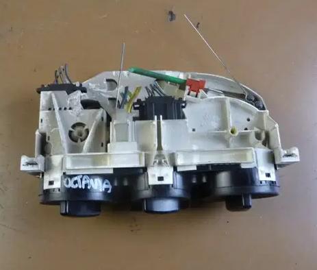 SKODA OCTAVIA I 96-04  panel kúrenia 1U0820045G