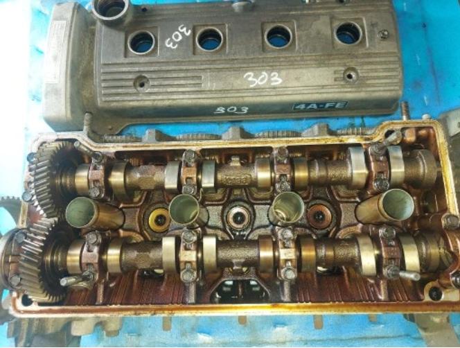 AVENSIS T22 1.6 16V Hlava motora 4AFE