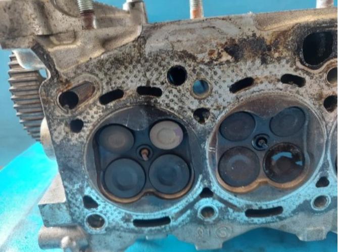 AVENSIS T22 1.6 16V Hlava motora 4AFE