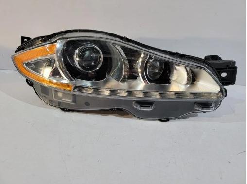 Jaguar XJ reflektor pravy Bi-xenon AW9313W029FD