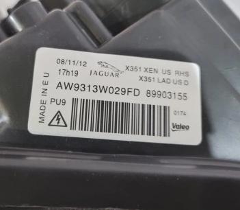 Jaguar XJ reflektor pravy Bi-xenon AW9313W029FD