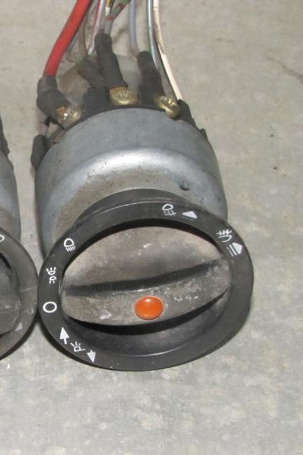 MERCEDES T1  207-410 prepinac svetiel 