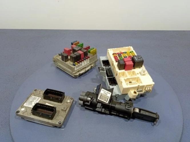 FIAT STILO 1.6 16V 103KM Riadiaca jednotka - štartovací komplet IAW5NFT9