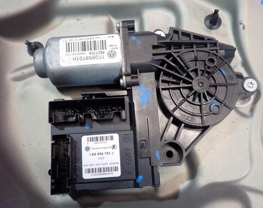 Skoda Octavia II 2009 77 kW KOMBI 1.9TDI 105KM 04-08 1900 Mechanizmus okna predný ľavy 1T0959701H