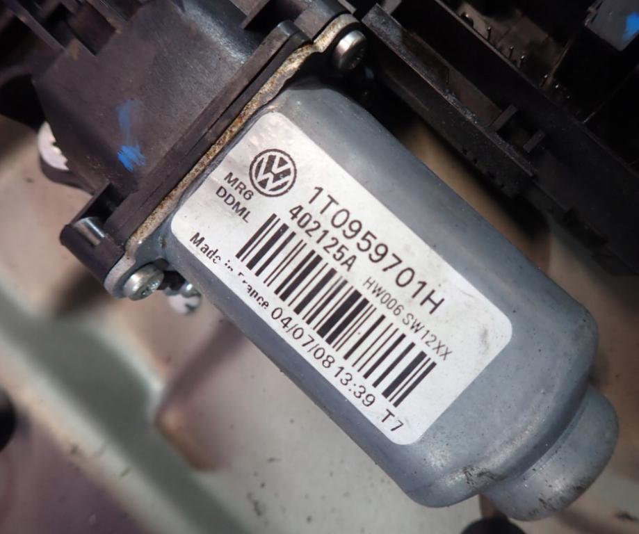 Skoda Octavia II 2009 77 kW KOMBI 1.9TDI 105KM 04-08 1900 Mechanizmus okna predný ľavy 1T0959701H