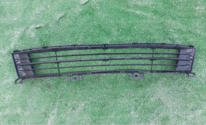 Mazda 6 Mriežka nárazníka predná GS1D-501T4