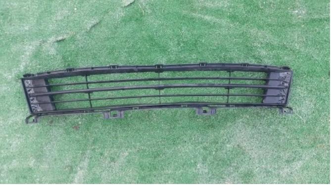 Mazda 6 Mriežka nárazníka predná GS1D-501T4