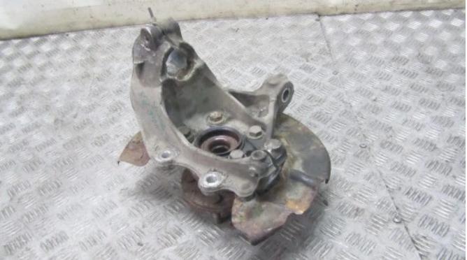 VOLVO V40 II Náboj pravý predný 12-17 39