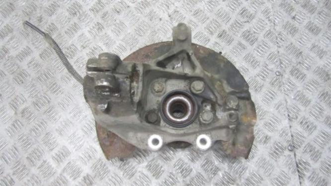 VOLVO V40 II Náboj pravý predný 12-17 39