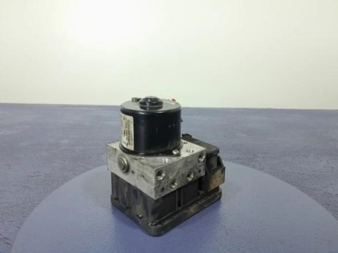 VOLVO V50 LIFT S40 II Pumpa ABS 30794728