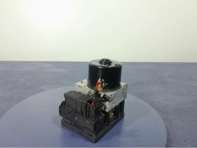 VOLVO V50 LIFT S40 II Pumpa ABS 30794728