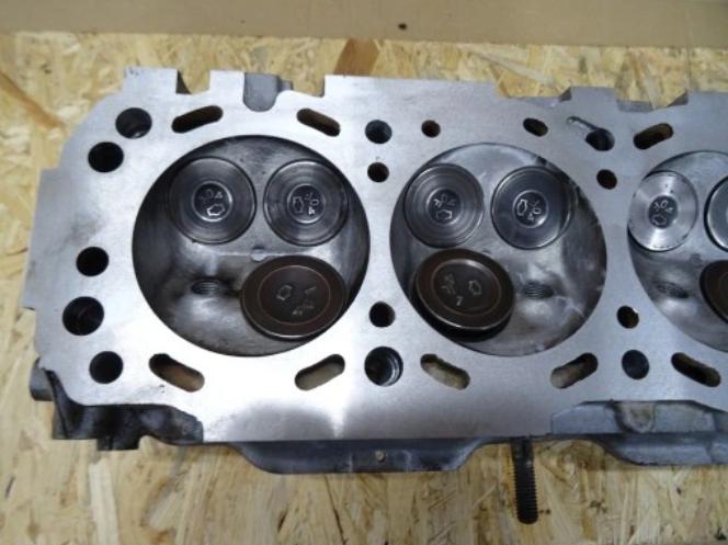 NISSAN TERRANO II MAVERICK 2,4 12V Hlava motora