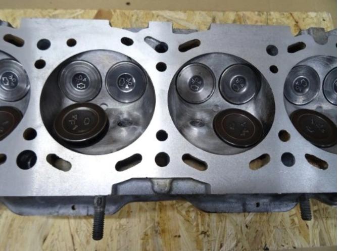 NISSAN TERRANO II MAVERICK 2,4 12V Hlava motora