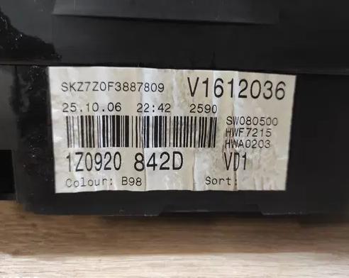 Skoda Octavia II 2004-2013 1.9 TDI   Prístrojovka 1Z0920842D (Prístrojové dosky, displeje)