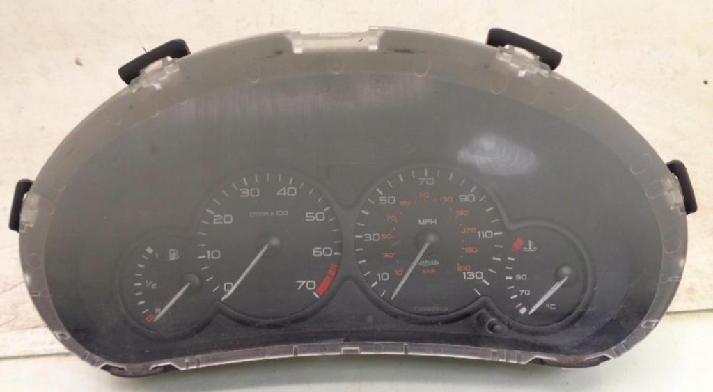 Peugeot 206 1.1 60 HP manual 44,1 kW 1124 cm3 Prístrojovka/ budíky 9634961980 